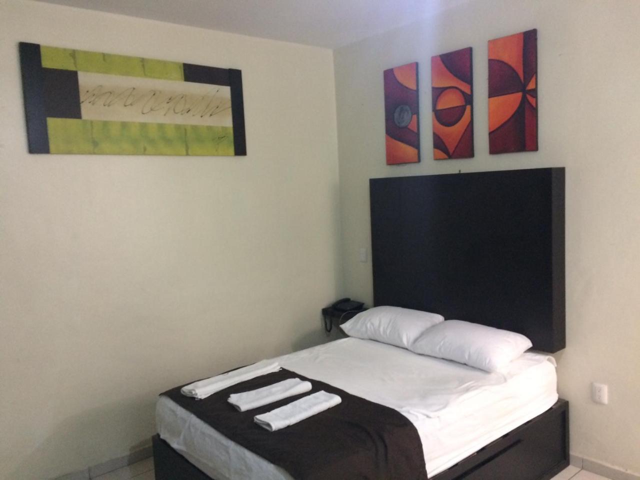Hostel La Perla Guadalajara