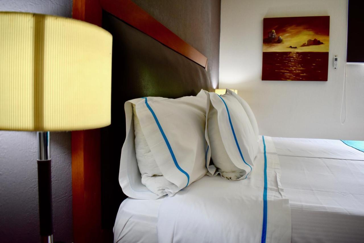 Country & Hotel
