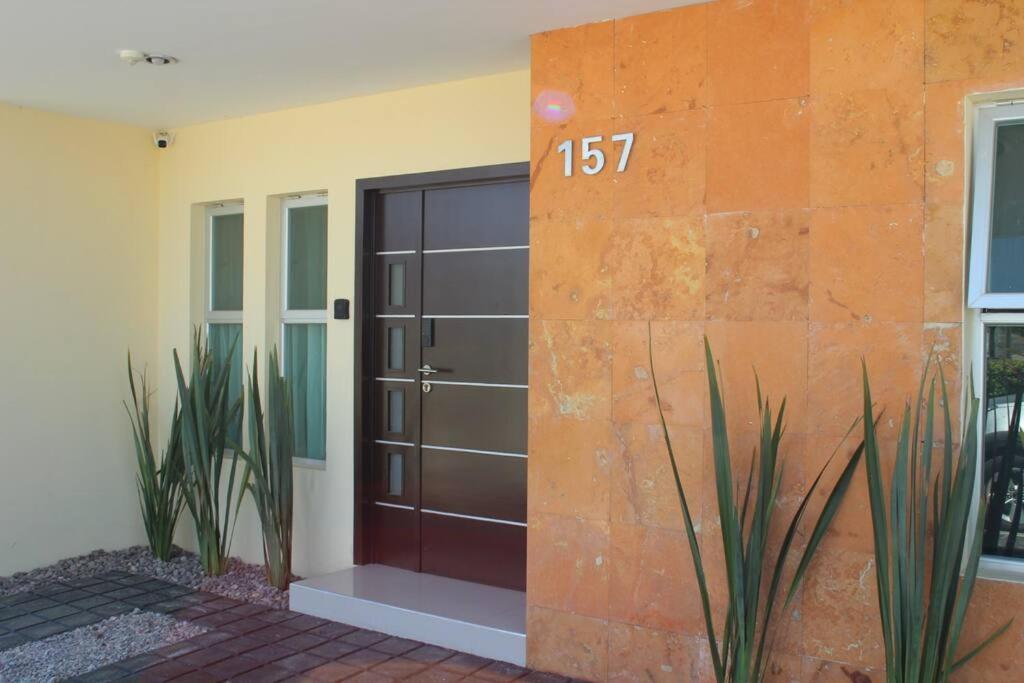 Holiday home Casa Bon Ubicada En Nueva Galicia Residencial, Es Propiedad Completa Al Sur De La Ciudad Que Te Ofrece Modernidad, Espacio, Tranquilidad, Cuenta Con 4 Recamaras 3 Banos Completos Y 2 Cajones De Estacionamiento Privados Guadalajara