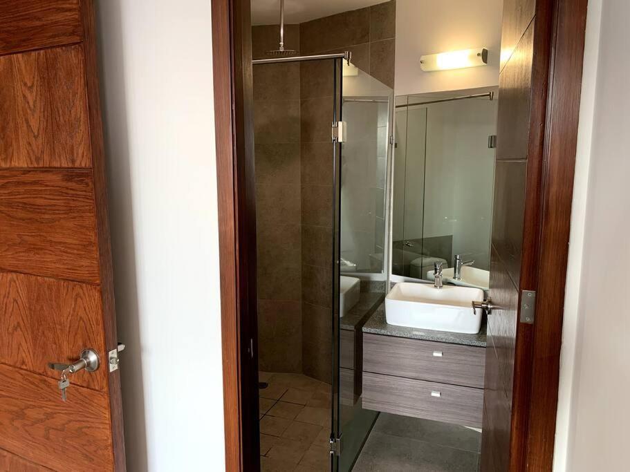 Apartment Lujoso En Zona Financiera / Limpieza Diaria *