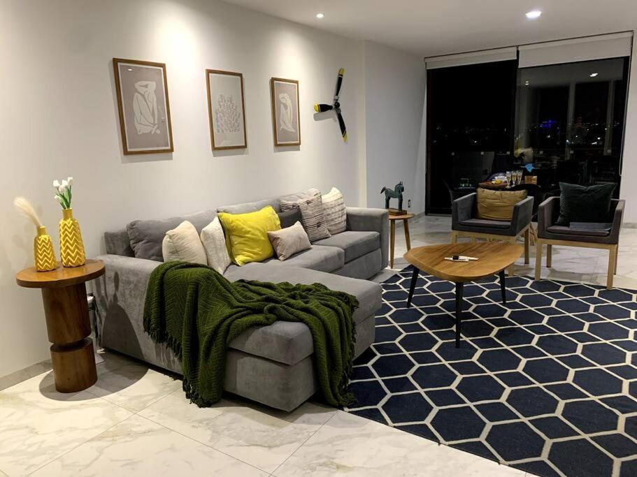 Lujoso En Zona Financiera / Limpieza Diaria Apartment