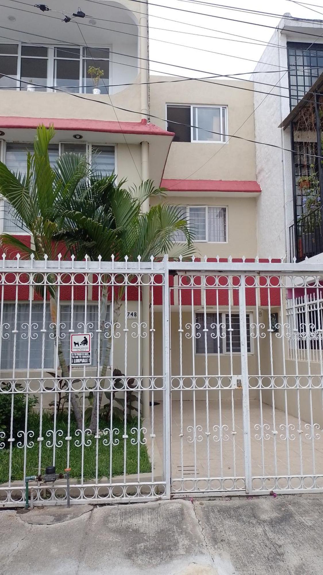 Amplia Casa En Jardines Alcalde Holiday home